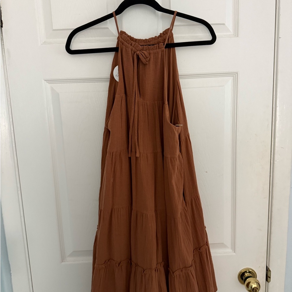 Chic Tan Maxi Dress - Picture 2 of 4